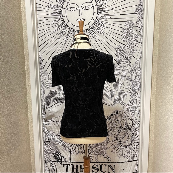 🌈 Beautiful Vintage Italian Velvet top - Picture 5 of 11